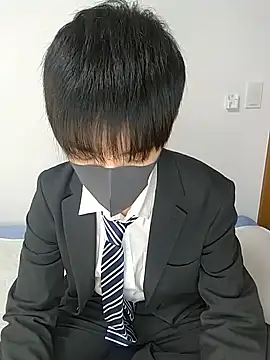 Snapshot of itsme_LEON chatting on March 8, 1:14 pm itsme LEON online show from March 8, 1:14 pm