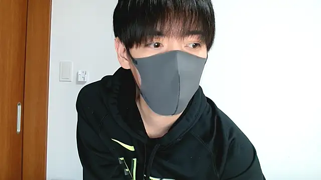 Snapshot of itsme_LEON chatting on March 17, 1:08 pm itsme LEON online show from March 17, 1:08 pm