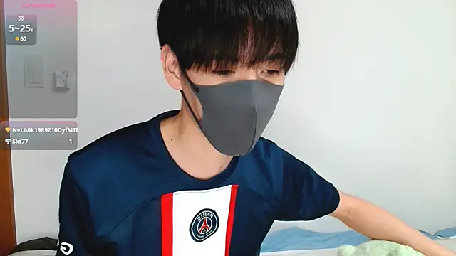 Snapshot of itsme_LEON chatting on March 21, 1:12 pm itsme LEON online show from March 21, 1:12 pm