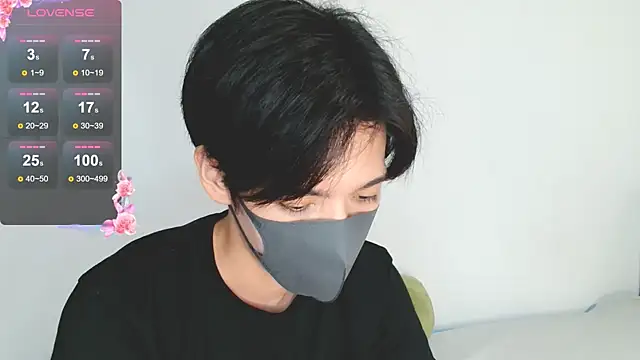 Snapshot of itsme_LEON chatting on September 10, 1:00 pm itsme LEON online show from September 10, 1:00 pm