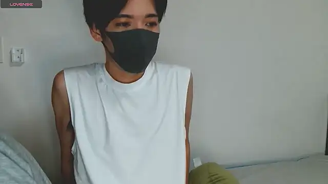 Snapshot of itsme_LEON chatting on September 13, 1:22 pm itsme LEON online show from September 13, 1:22 pm