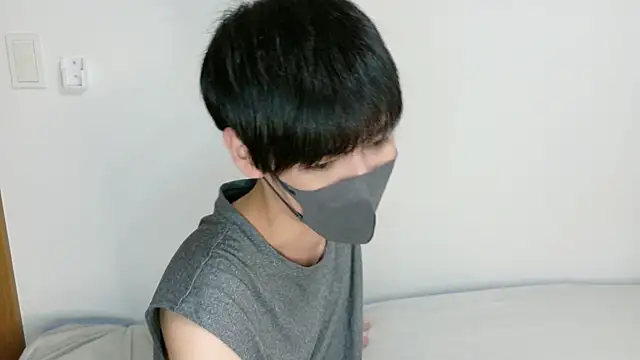 Snapshot of itsme_LEON chatting on October 8, 1:42 pm itsme LEON online show from October 8, 1:42 pm