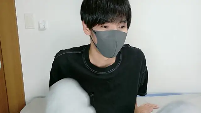 Snapshot of itsme_LEON chatting on October 12, 1:10 pm itsme LEON online show from October 12, 1:10 pm