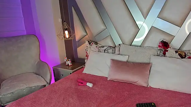 Amber villalobos  online show from November 19, 4:23 am