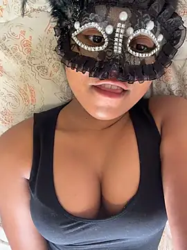 Bella Luna18 online show from February 13, 6:59 pm