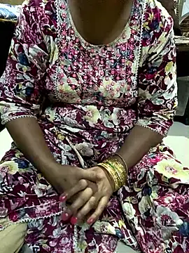 Snapshot of Tameesh_sexy_mistress chatting on June 9, 11:11 am Tameesh sexy mistress online show from June 9, 11:11 am