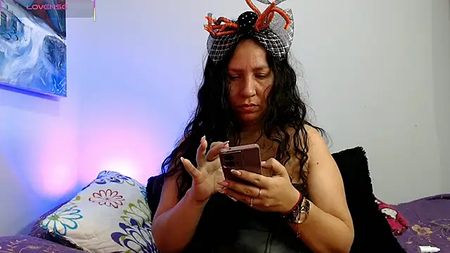 naihroby online show from October 31, 9:49 pm