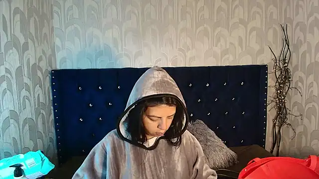 CarolineBrunx online show from January 15, 4:39 am