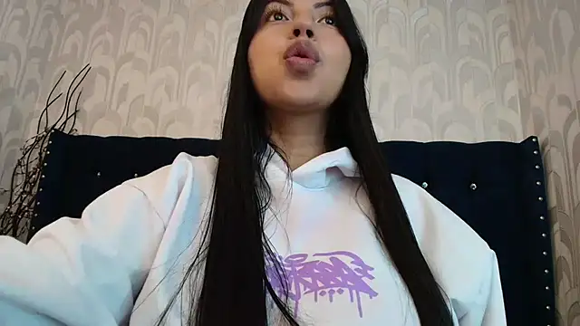 CarolineBrunx online show from March 10, 2:16 am