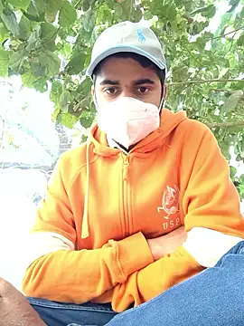 Ishan003 online show from December 14, 1:11 am