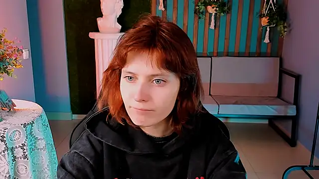 LolaAsmus online show from March 18, 7:30 am