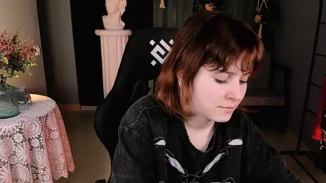 LolaAsmus online show from March 18, 7:53 pm