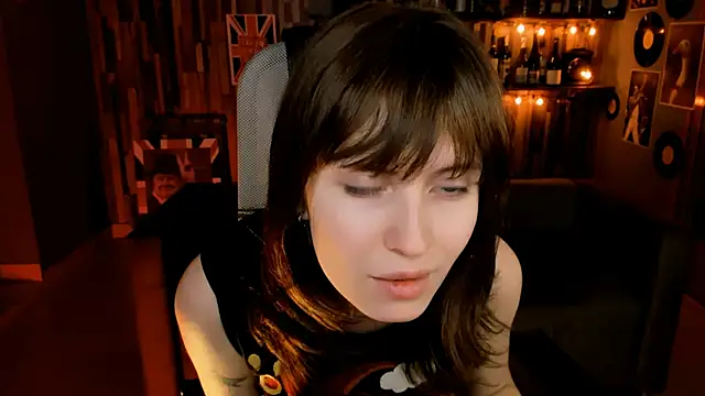 Snapshot of LolaAsmus chatting on February 6, 9:12 am LolaAsmus online show from February 6, 9:12 am