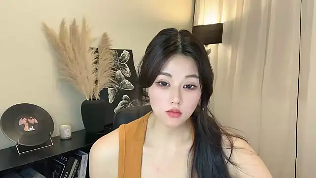 Strawberrybabyy1 online show from March 5, 5:39 pm