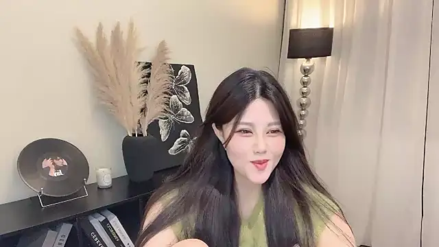 Strawberrybabyy1 online show from March 7, 4:44 pm