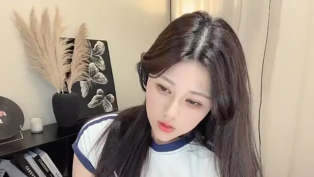 Strawberrybabyy1 online show from March 13, 2:44 pm