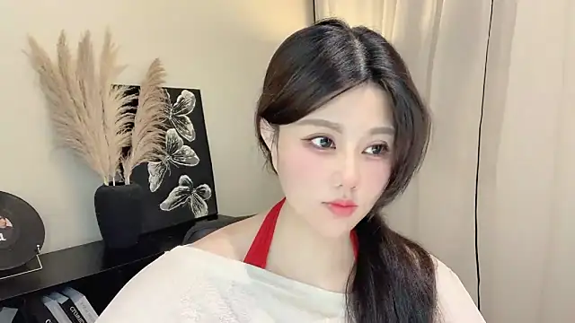 Strawberrybabyy1 online show from March 14, 1:24 pm