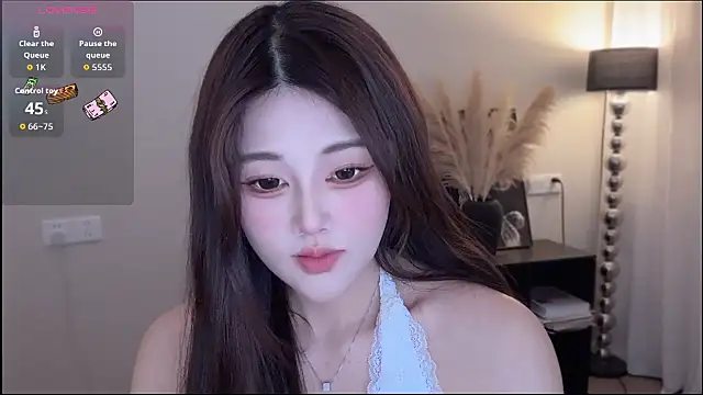 Strawberrybabyy1 online show from December 2, 3:40 pm