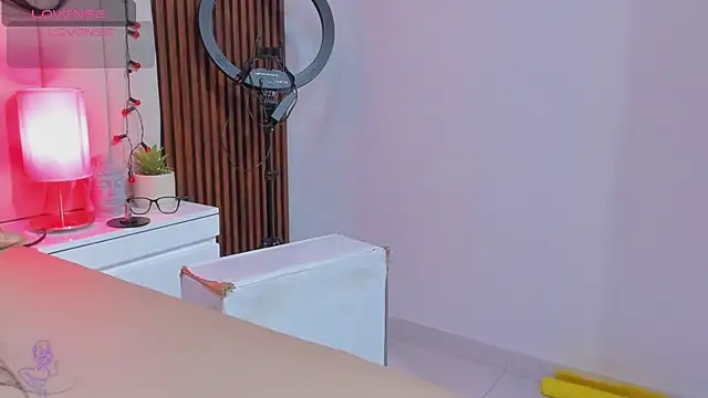 Snapshot of Meli_castillo chatting on February 26, 2:25 pm Meli castillo online show from February 26, 2:25 pm