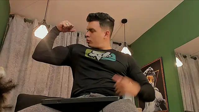 Jake Tylerr  online show from October 25, 11:32 pm