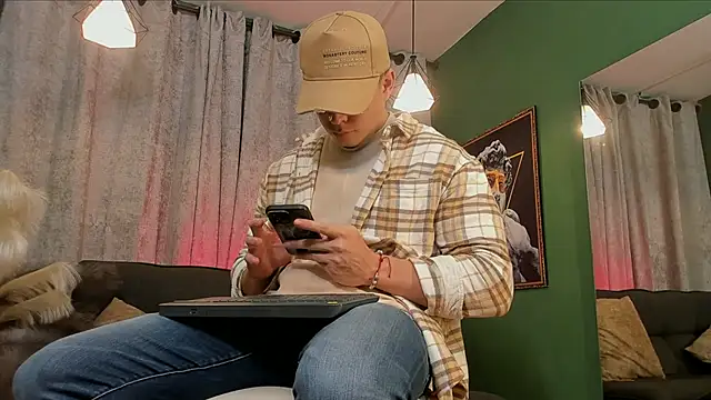 Jake Tylerr  online show from November 18, 8:02 pm