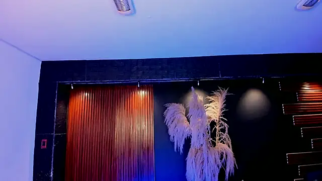 Madinson Rose online show from January 16, 8:02 pm