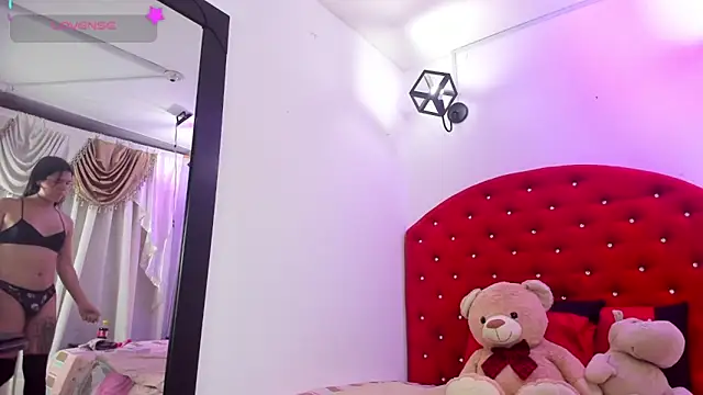 brittany williams  online show from March 4, 12:33 pm