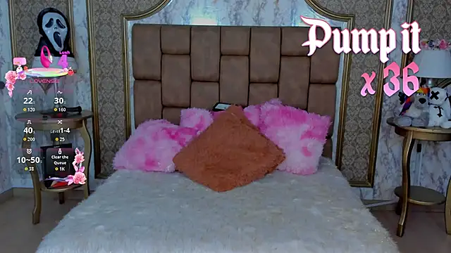 SoffiQueen online show from October 28, 4:53 pm