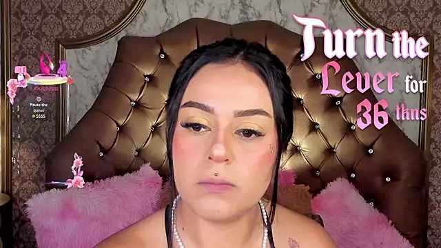 SoffiQueen online show from June 3, 2:33 pm