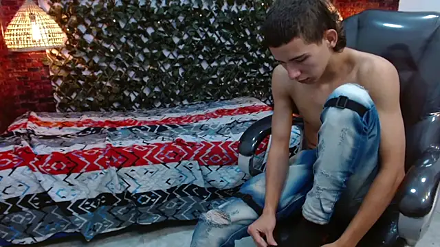 Snapshot of JackSwan18 chatting on January 22, 7:13 pm JackSwan18 online show from January 22, 7:13 pm