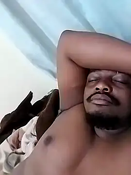 Snapshot of chubbybear322 chatting on September 14, 12:21 am chubbybear322 online show from September 14, 12:21 am