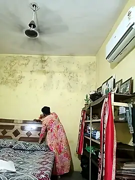 heenage online show from April 4, 3:38 am