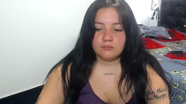 Snapshot of shopyymessyy chatting on December 19, 6:01 pm shopyymessyy online show from December 19, 6:01 pm