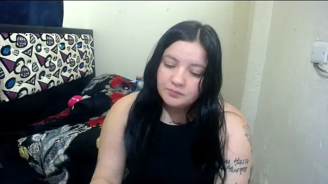 Snapshot of shopyymessyy chatting on April 22, 6:09 pm shopyymessyy online show from April 22, 6:09 pm