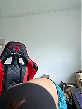 luuhcat09 online show from March 17, 1:18 pm