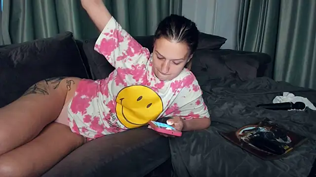 Snapshot of LaraStone69 chatting on May 14, 5:31 pm LaraStone69 online show from May 14, 5:31 pm