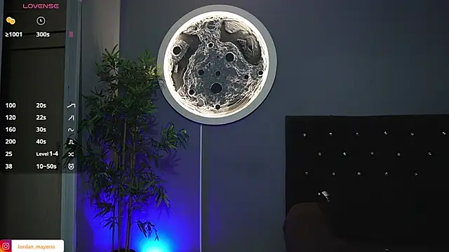 Snapshot of jordan_mayers02 chatting on February 17, 9:06 am jordan mayers02 online show from February 17, 9:06 am