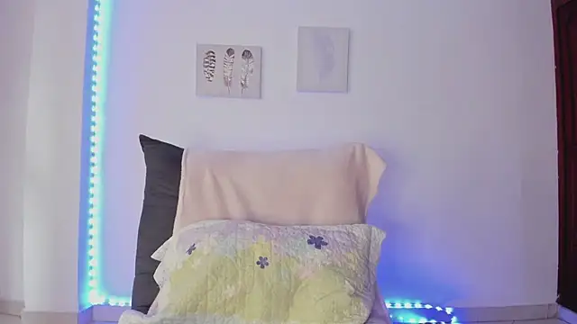 anniesweet- online show from February 8, 1:33 pm