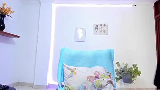 anniesweet- online show from December 19, 1:07 pm