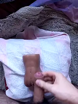 Snapshot of mattarm3122 chatting on January 14, 10:06 am mattarm3122 online show from January 14, 10:06 am