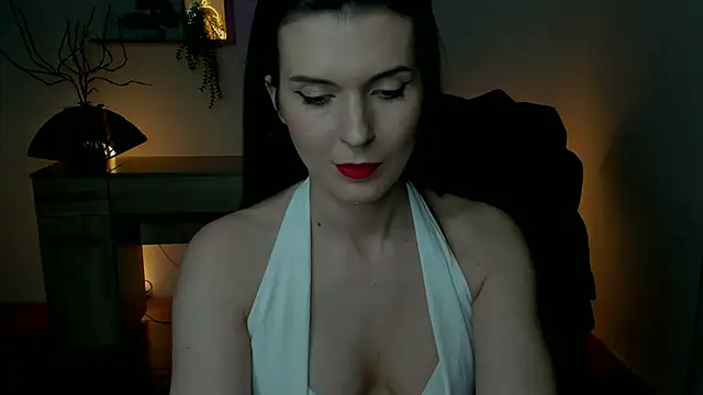 Snapshot of EricaPowers chatting on December 6, 1:44 pm EricaPowers online show from December 6, 1:44 pm