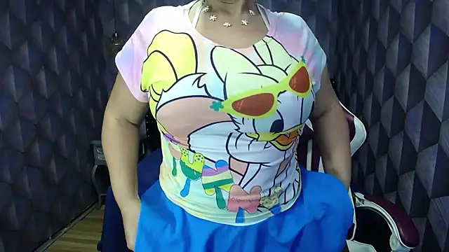 Sofiacowperx online show from February 6, 2:15 pm