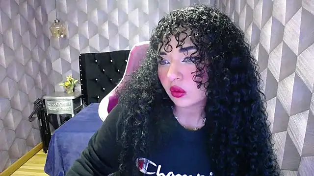 Sofiacowperx online show from February 11, 12:48 pm