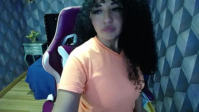 Sofiacowperx online show from February 13, 3:56 pm