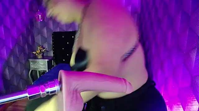 Sofiacowperx online show from February 18, 7:09 pm