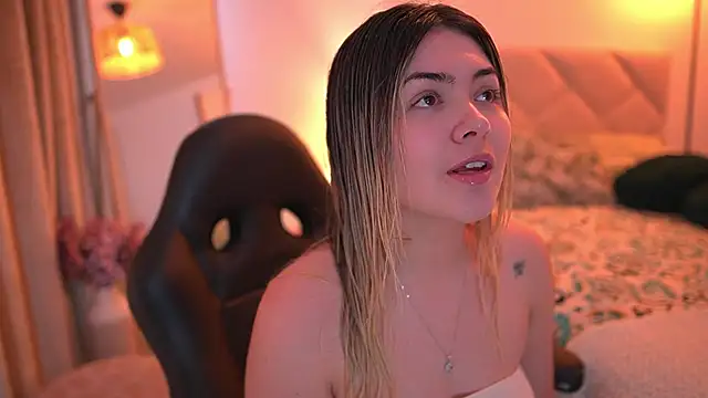 Lau Bee online show from November 25, 5:35 pm