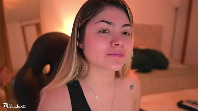 Lau Bee online show from November 30, 3:38 pm