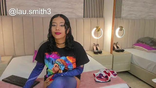 laura smith33 online show from October 30, 2:40 pm