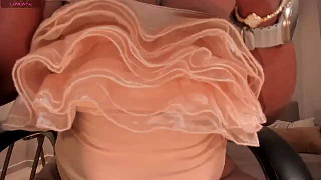 SavannahStorm online show from October 26, 1:06 pm