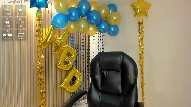 SavannahStorm online show from April 4, 1:19 pm